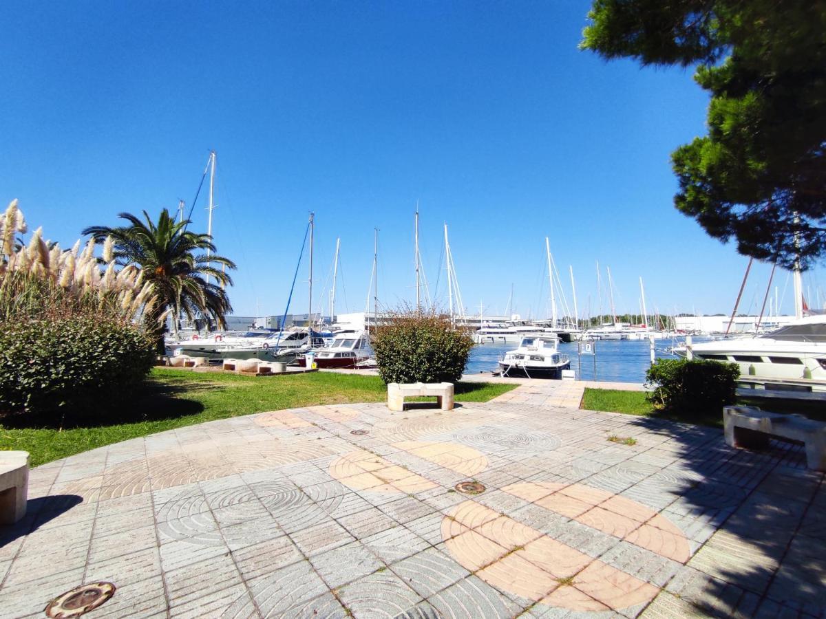 Magnifique T2 Au Calme Avec Une Superbe Vue Sur Le Port Canet-en-Roussillon Kültér fotó