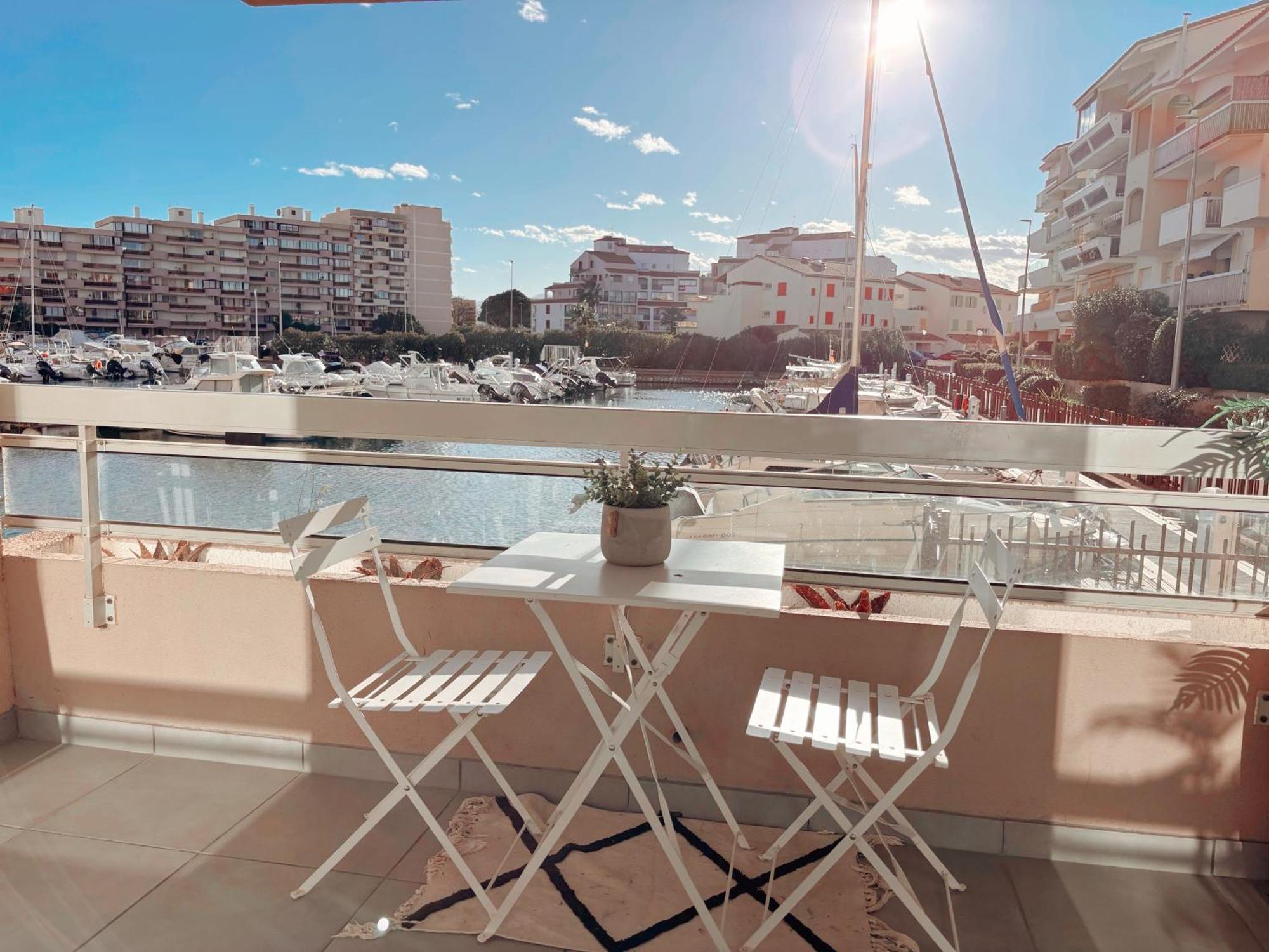 Magnifique T2 Au Calme Avec Une Superbe Vue Sur Le Port Canet-en-Roussillon Kültér fotó